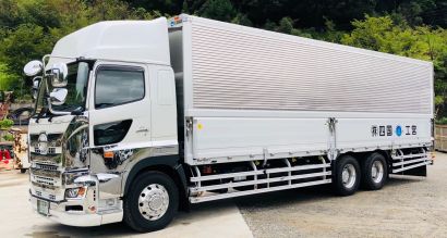 チップ・パルプ運搬用大型ウィング